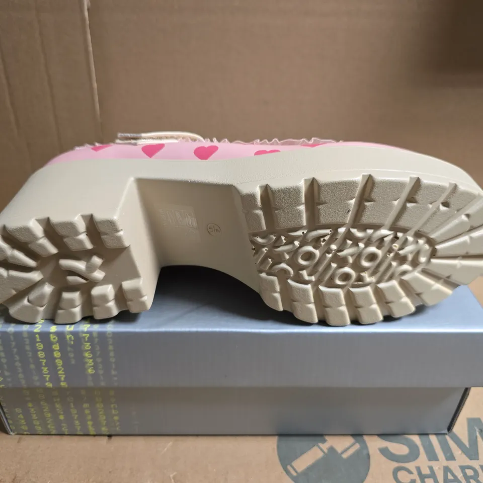 BOXED PAIR OF KOI TIRA MARY JANE SHOES MELANIE SWEETHEART EDITION SHOES - UK SIZE 8