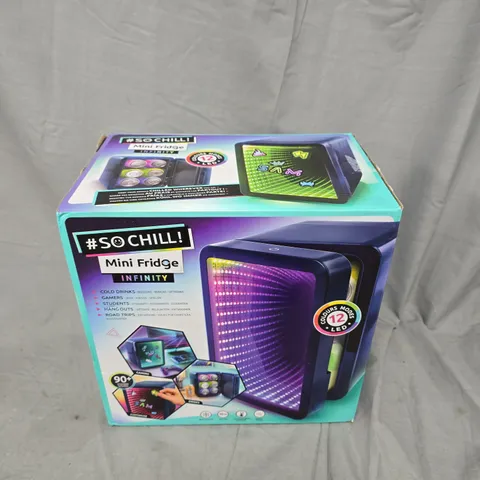 BOXED SO CHILL! MINI FRIDGE INFINITY