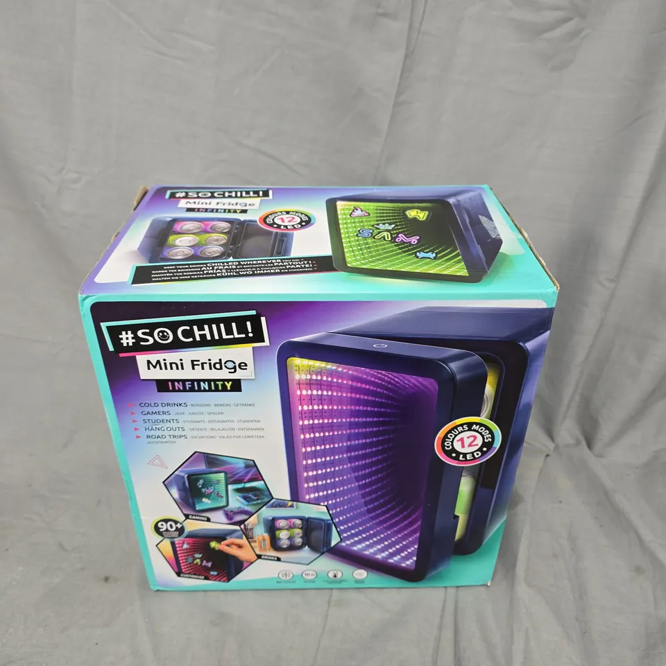 BOXED SO CHILL! MINI FRIDGE INFINITY