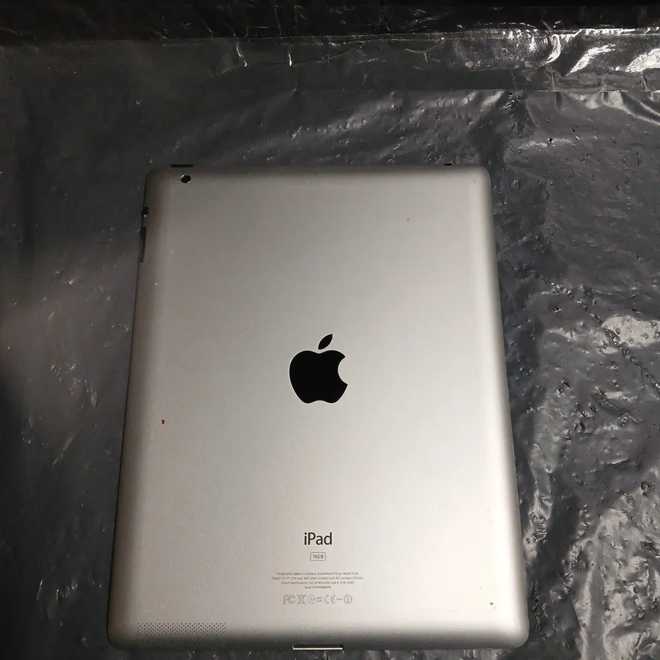 APPLE IPAD  2 – 16GB, SILVER - MODEL A1395