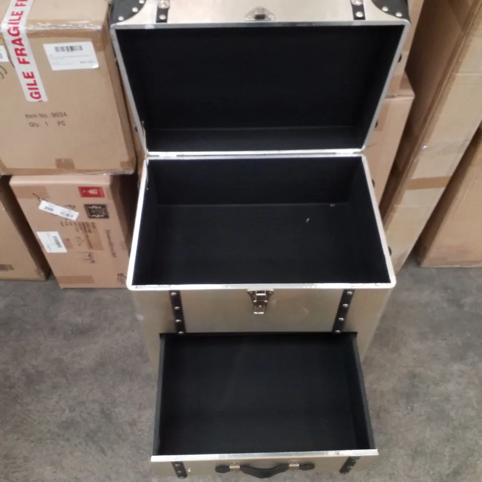 BRAND NEW BOXED HOMESDIRECT365 WOODEN CABINET WITH 4 DRAWERS AND 1 LID
