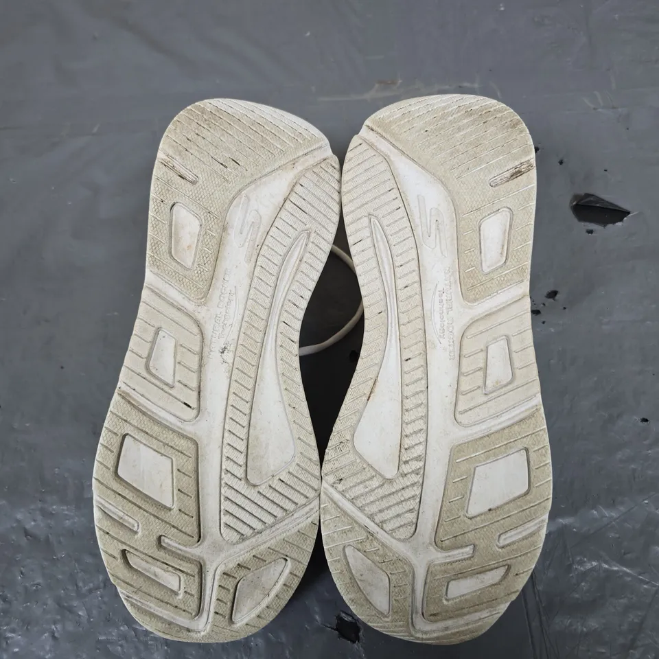 SKECHERS GO RUN TRAINERS IN WHITE - 7