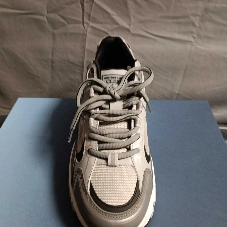 BOXED PAIR OF CLEENS PULSE RUNNER SHOES - UK SIZE 7