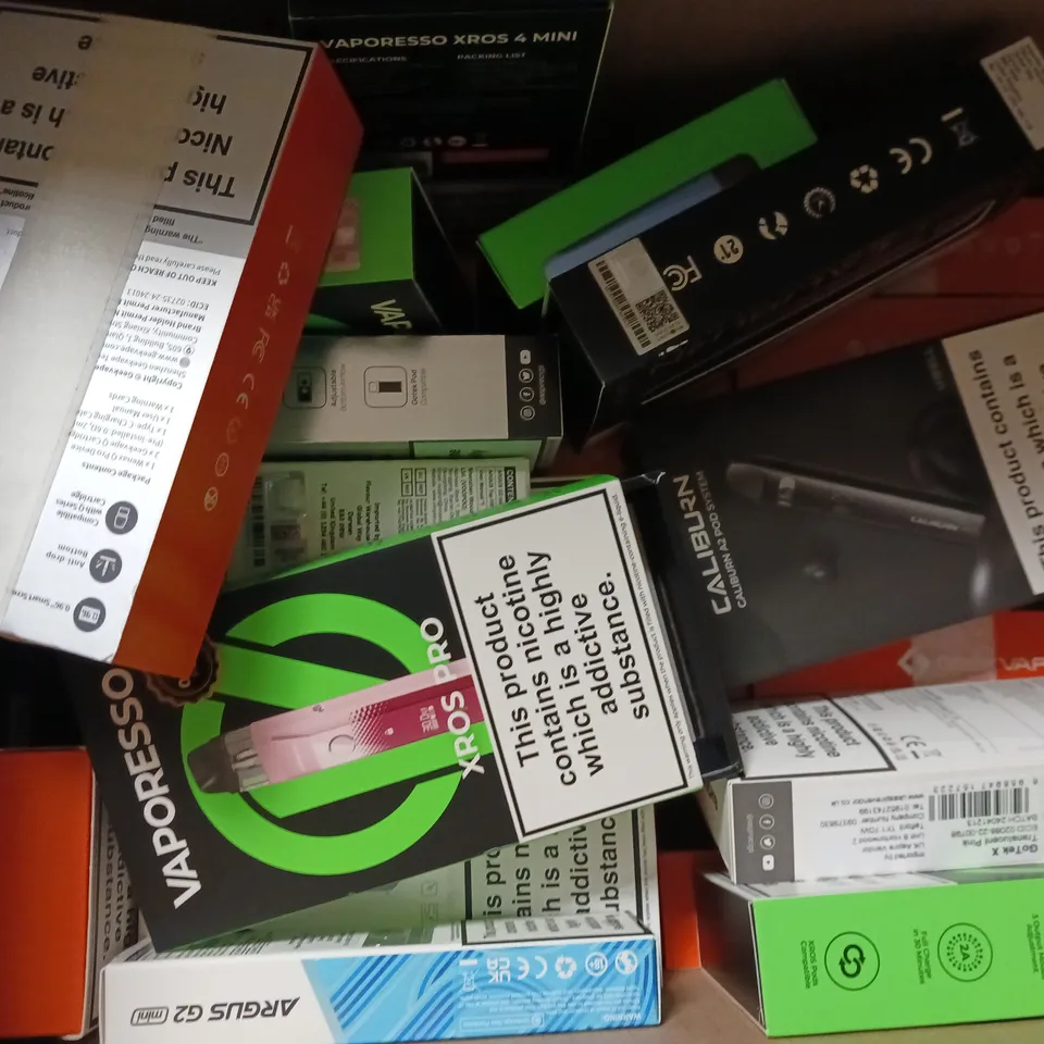 BOX OF APPROXIMATELY 18 ASSORTED E-CIGARETTES TO INCLUDE - GEEKVAPE , ASPIRE , VAPORESSO