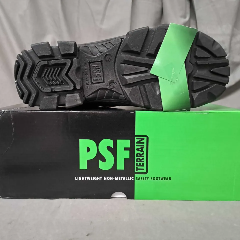 BOX OF APPROXIMATELY 10 BOXED PAIRS OF PSF terrain non-metallic SAFETY BOOTS IN BLACK SIZE 5