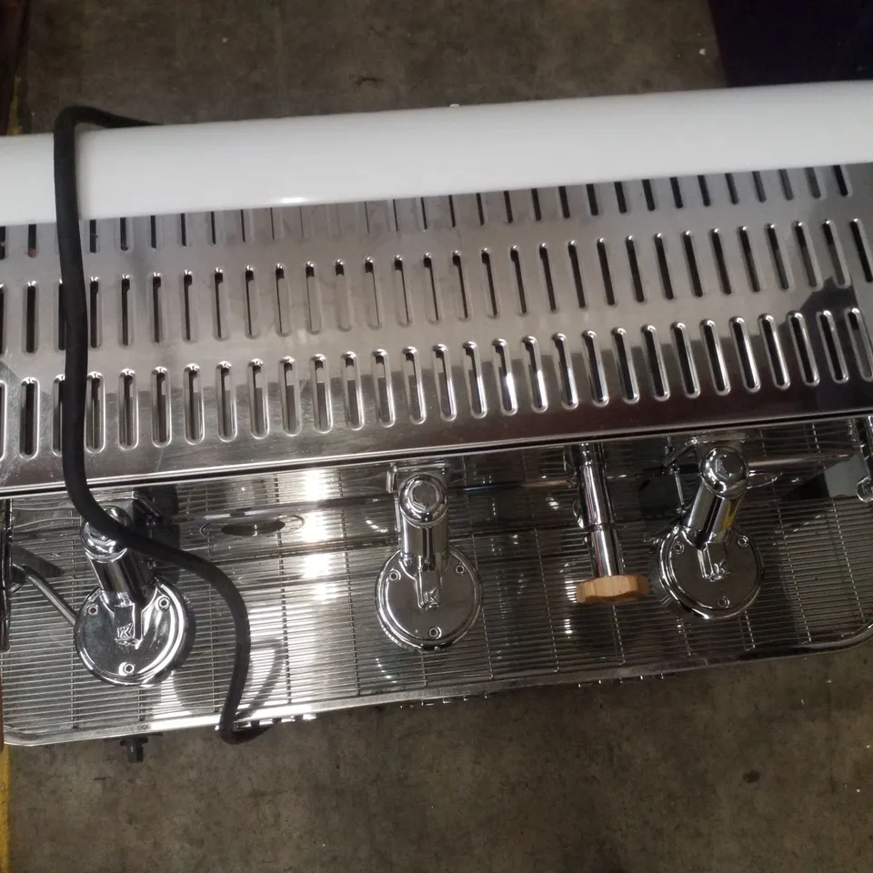 ELEKTRA BARLUME 3-GROUP COFFEE MACHINE