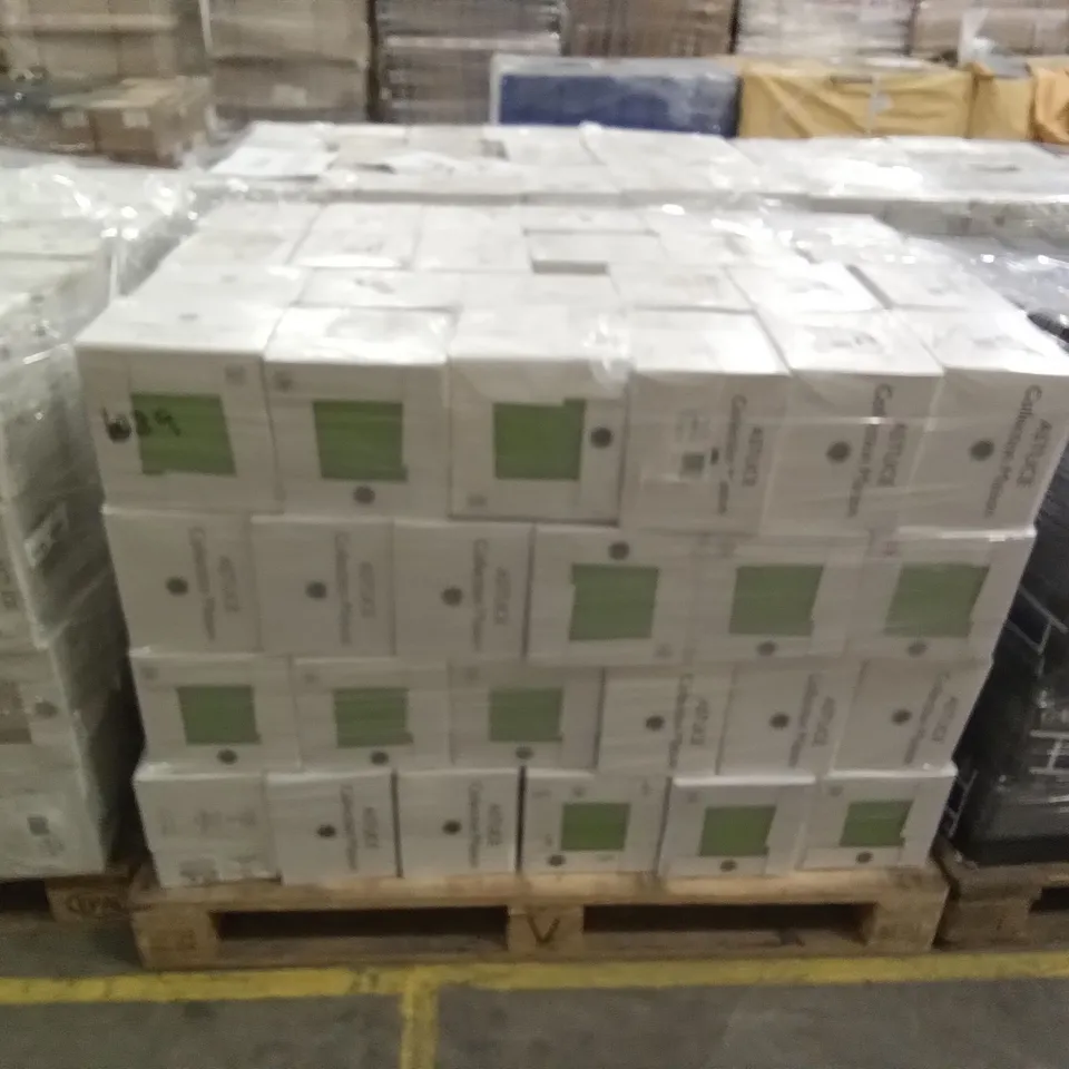 PALLET OF 96 BOXES OF 25 BRAND NEW BRILLIANT VERT PIS 20x20cm TILES - EACH PACK COVERS APPROXIMATELY 1M² (TOTAL APPROX. 96 Sq.Metres)