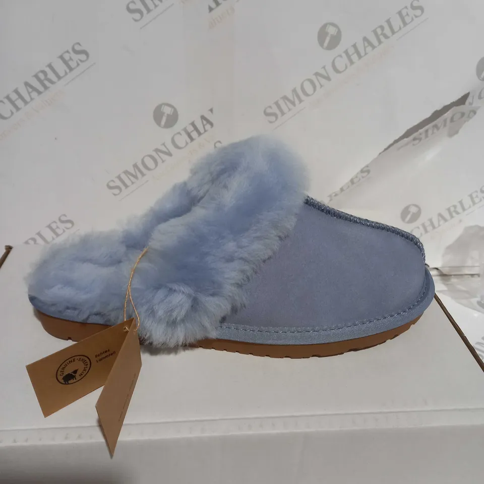 BONOVA SLIPON SLIPPERS IN BLUE - SIZE 6