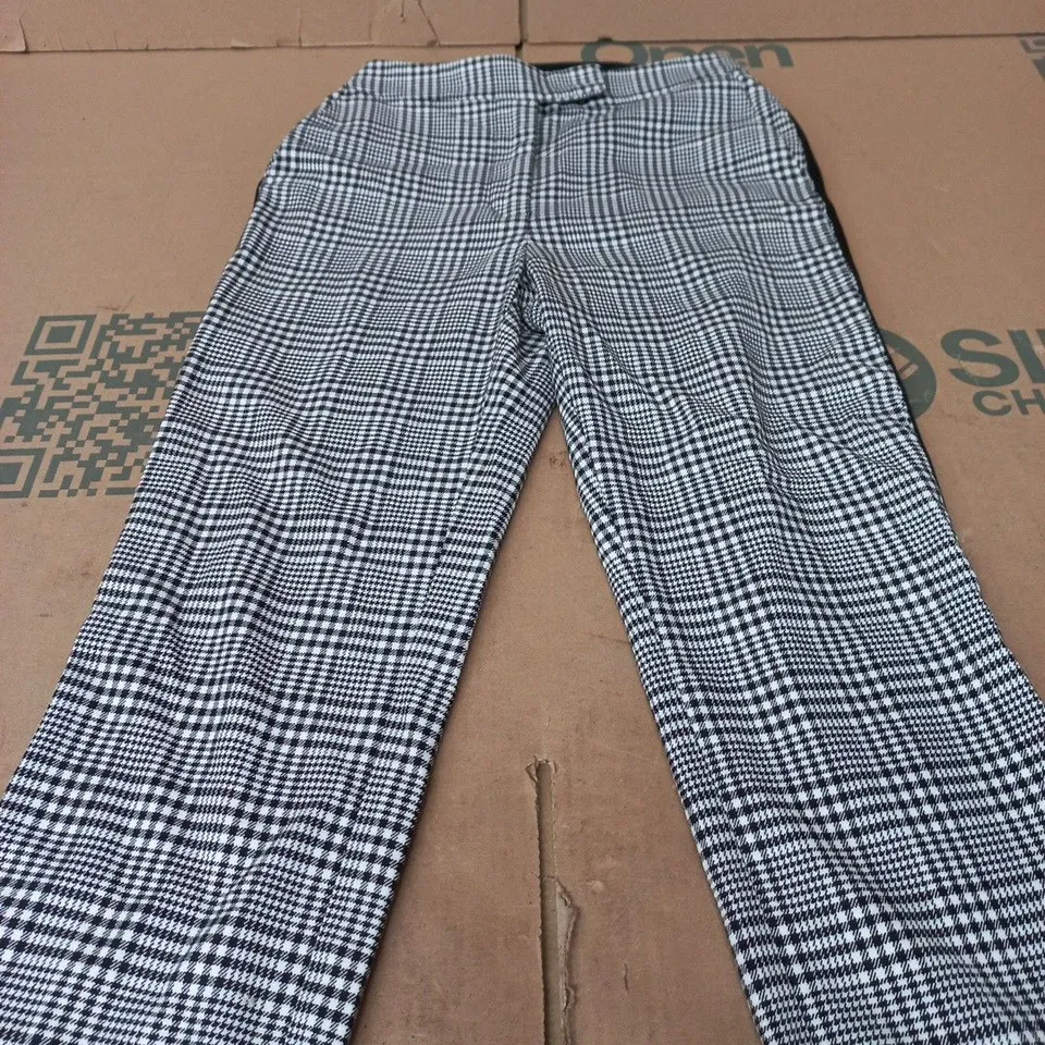 M&S WOMEN'S HOUNDSTOOTH TROUSERS – UK 6 SHORT, BLACK MIX