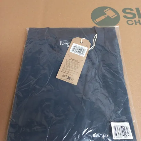 &SONS ESSENTIALS T-SHIRT NAVY – UK SIZE L