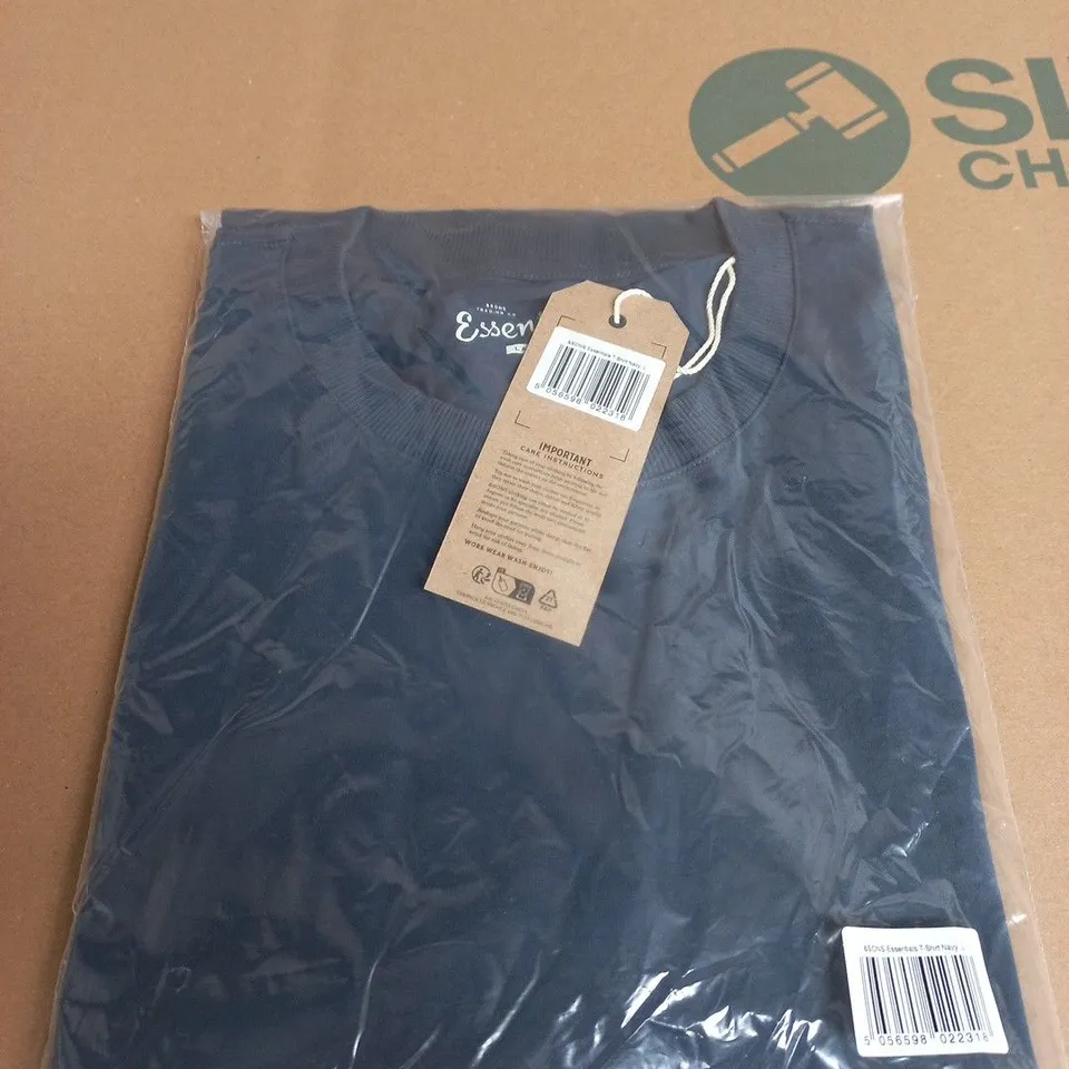 &SONS ESSENTIALS T-SHIRT NAVY – UK SIZE L