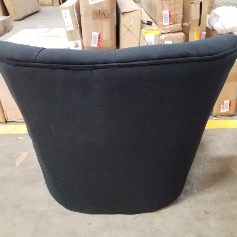 BOXED LIANA BLACK VELVET CHAIR