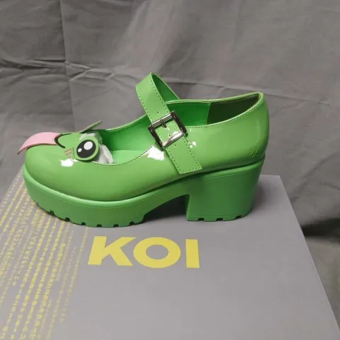 KOI TIRA MARY JANES CHEEKY FROG EDITION – KID'S GREEN PATENT, UK4