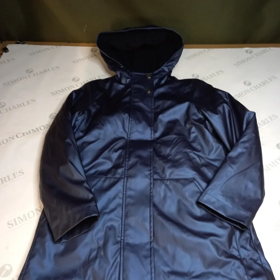 ZIPPED AND BUTTONED FISHERMAN WATERPROOF JACKET SIZE 9-10 YEARS