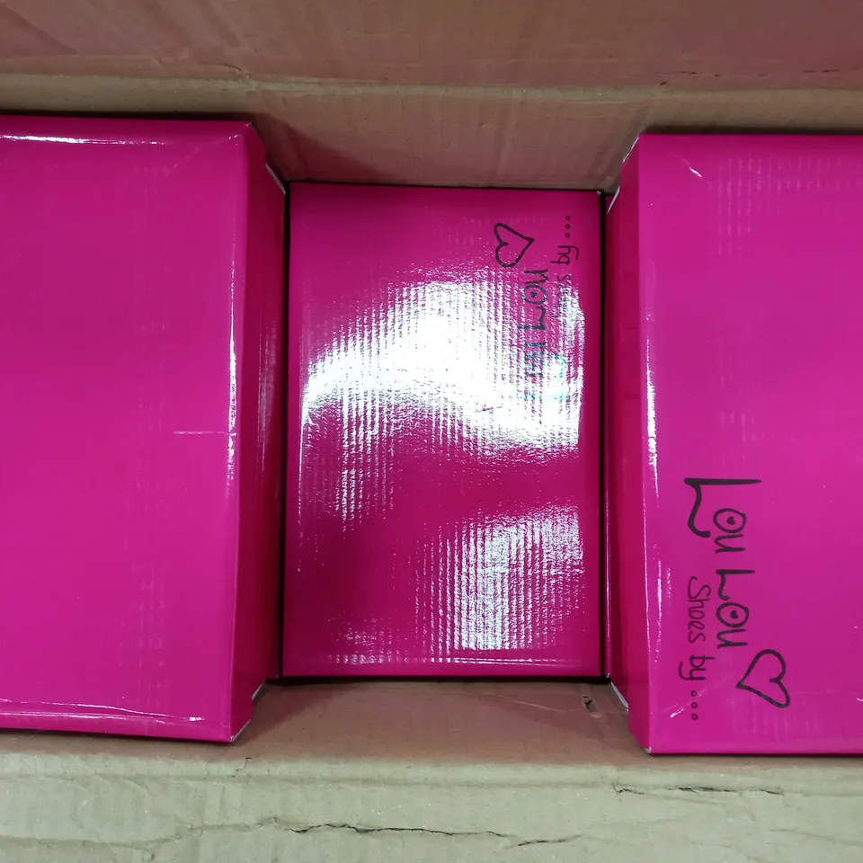 APPROXIMATELY 18 BOXED PAIRS OF LOU LOU SHOES BY SUMMER KIDS SLIP ON TRAINERS IN NAVY VARIOUS SIZES TO INCLUDE 32, 34, 35