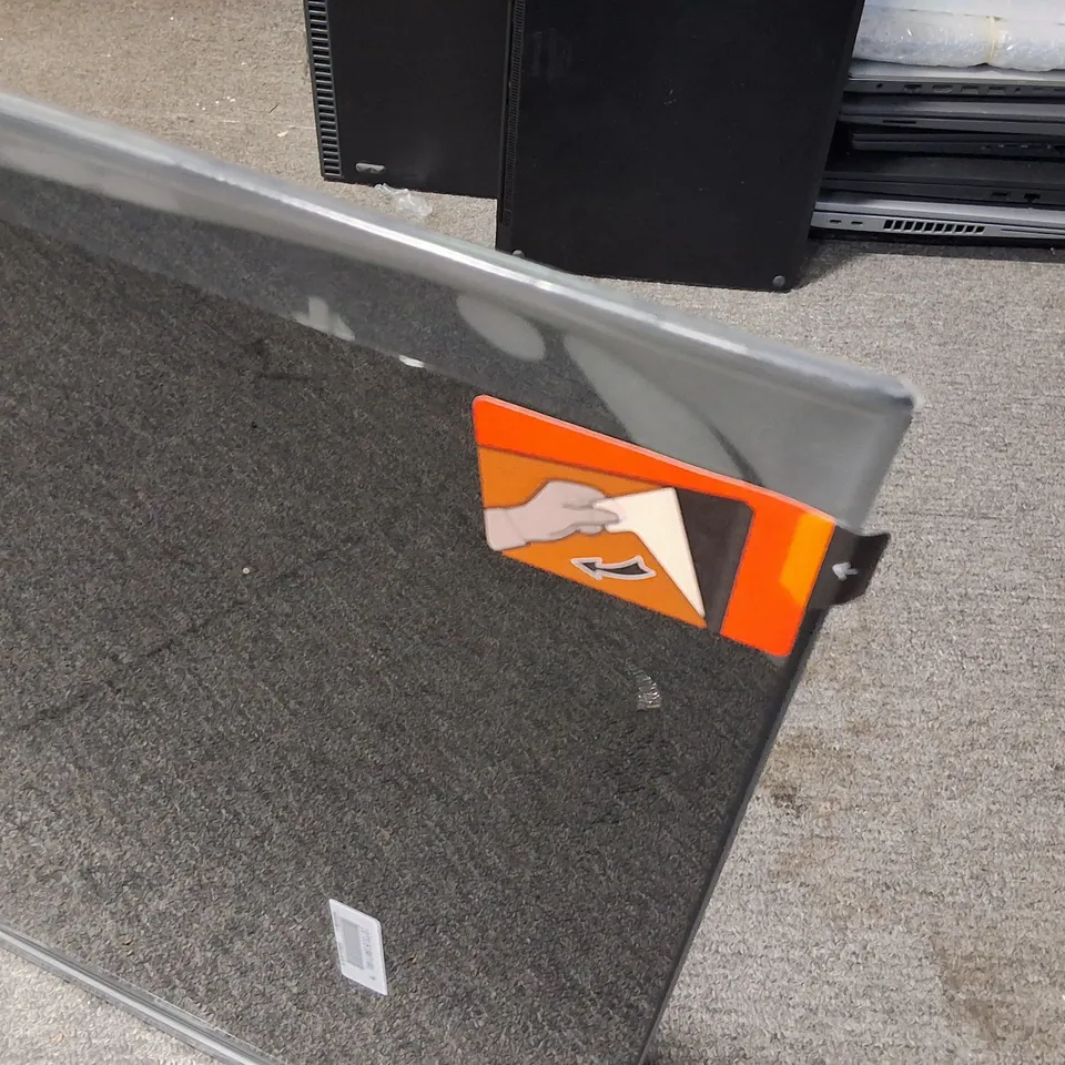 BOXED TCL 32" FHD QLED SMART TV - 32SF560