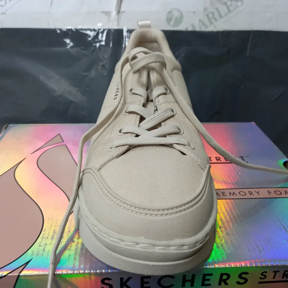 SKECHERS STREET LACE UP TRAINERS IN FADED WHITE - UK 7