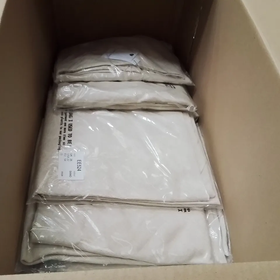 BOXED BRAND NEW APPROXIMATELY 20 JD WILLIAMS FIT&FLARE SKIRT SAND SIZE 26