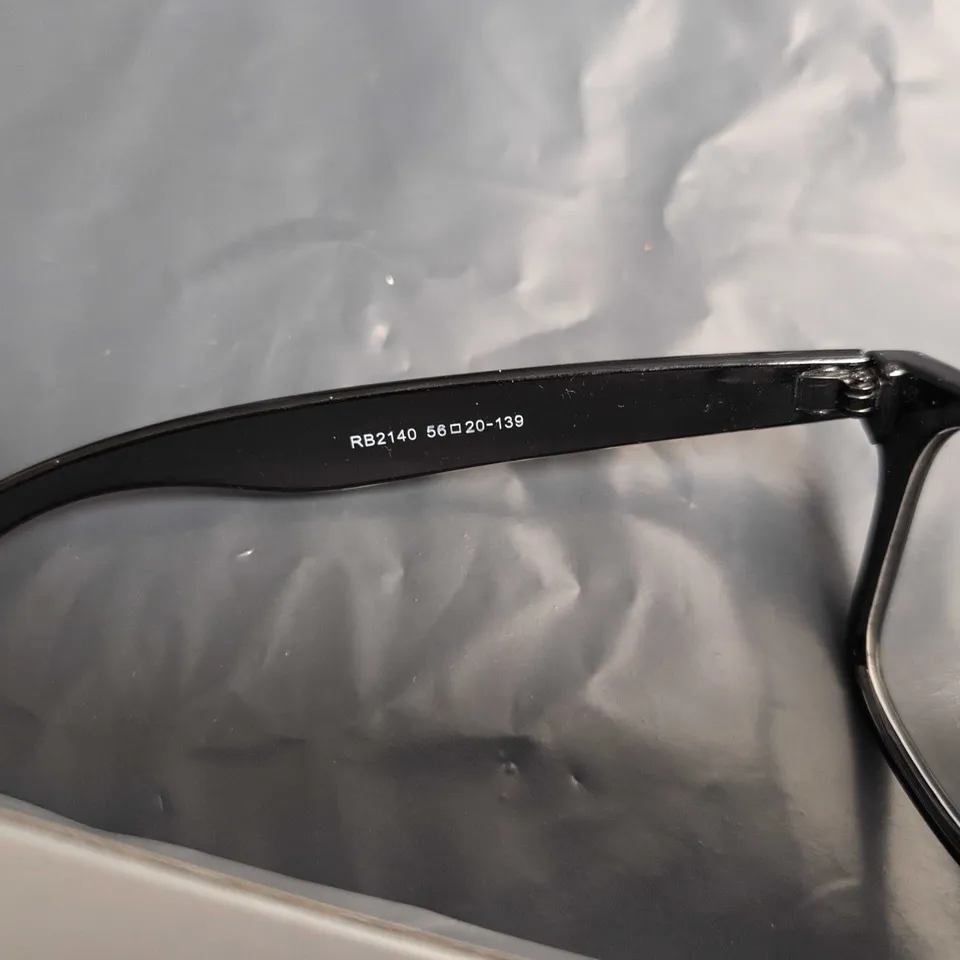 Ray-Ban Glasses with Case and Box – Model RB2140