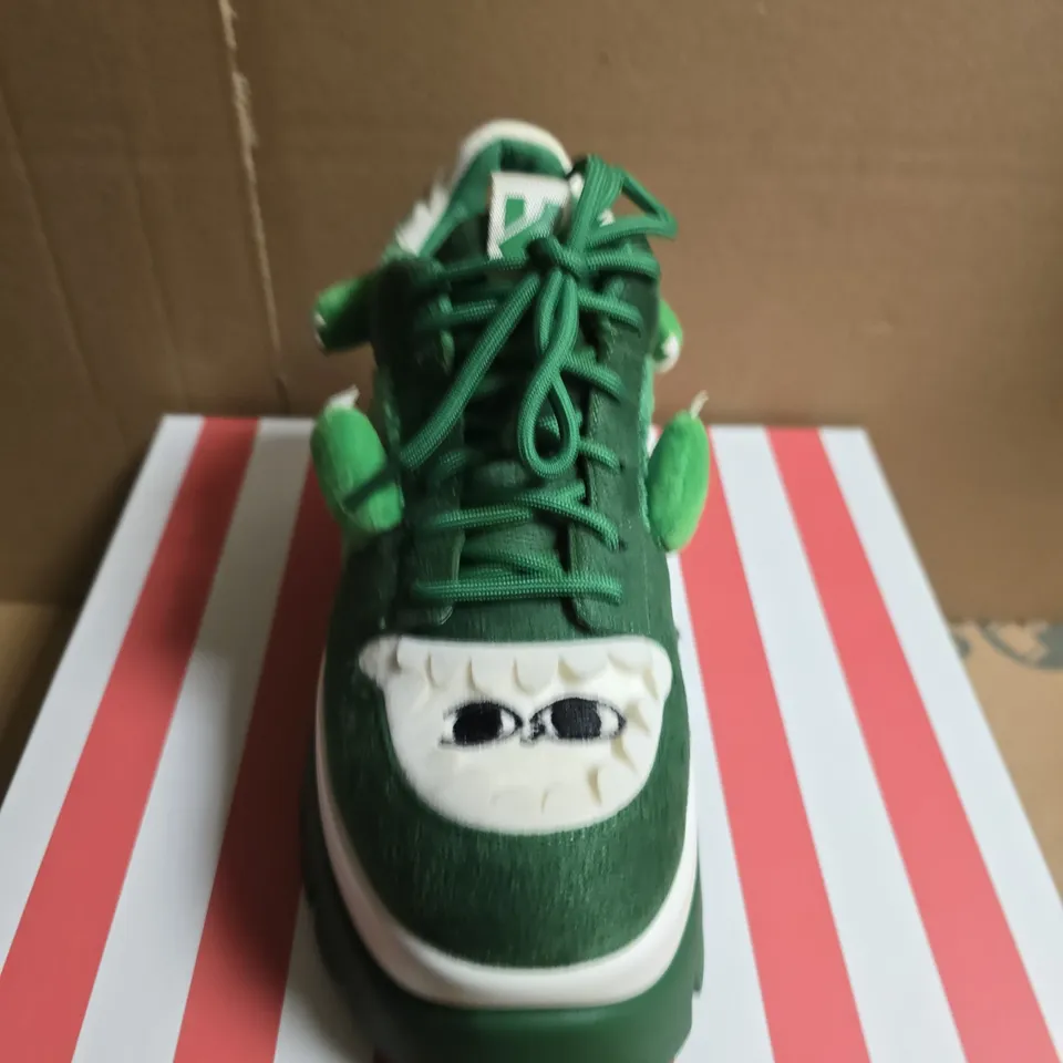 BOXED PAIR KOI X KETNIPZ BEANZILLA PLATFORM TRAINERS - GREEN, UK4
