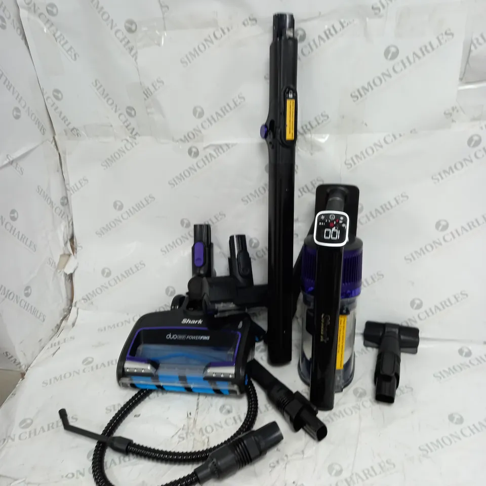 BOXED SHARK COMPLETE HOME CORDLESS STICK VACUUM