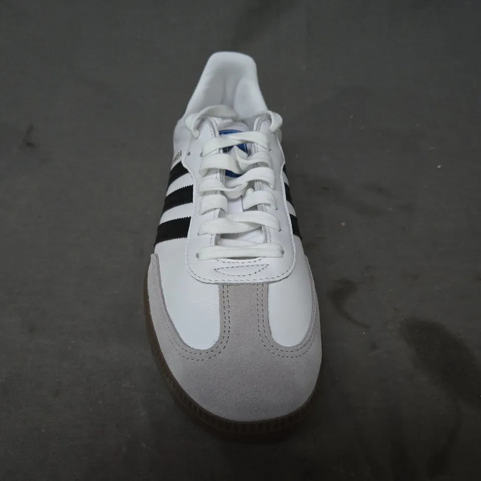 BOXED PAIR OF ADIDAS SAMBA OG SHOES IN WHITE/BLACK UK SIZE 10