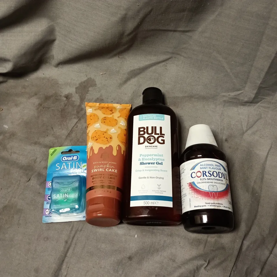 APPROXIMATELY 20 ASSORTED COSMETIC ITEMS TO INCLUDE BULL DOG SHOWER GEL, CORSODYL, ORAL B, BODY CREAM ETC