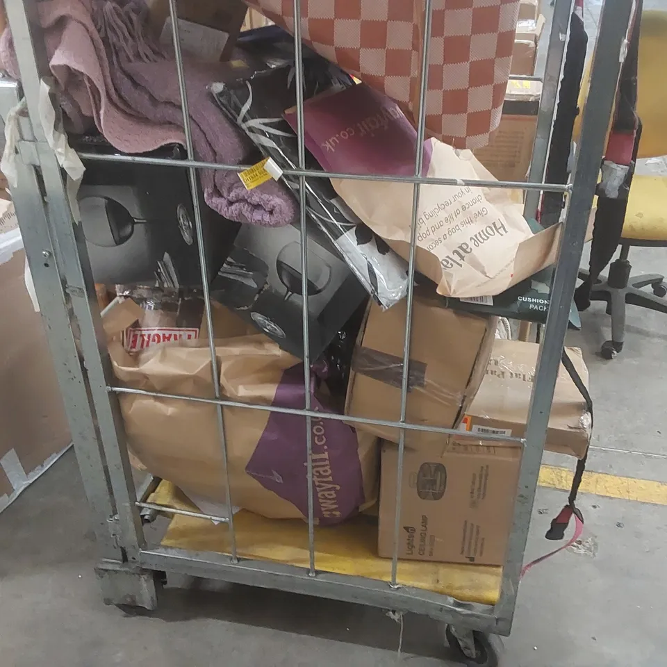 CAGE CONTAINING A LARGE QUANTITY OF ASSORTED ITEMS INCLUDING CURTAINS, DUVET SETS, LIGHTS ECT - CAGE NOT INCLUDED