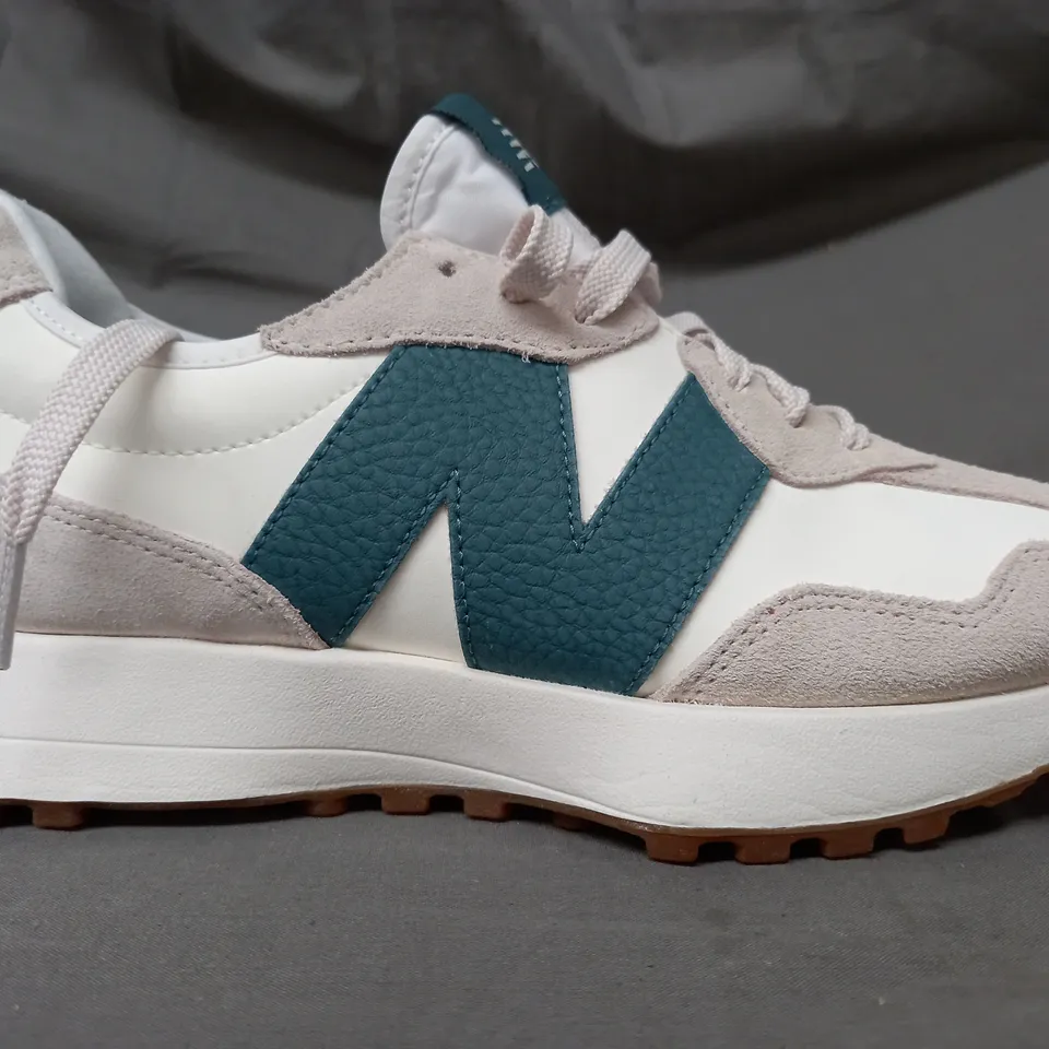 BOXED PAIR OF NEW BALANCE 327 TRAINERS IN WHITE UK SIZE 7