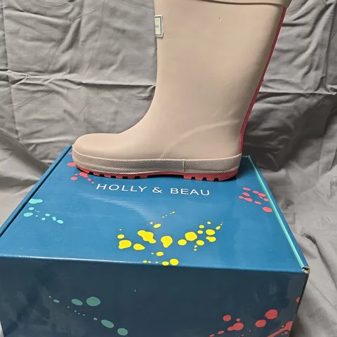 Holly & Beau Camel Rain Boot – Kids, UK 13 (EU 32, US 1)