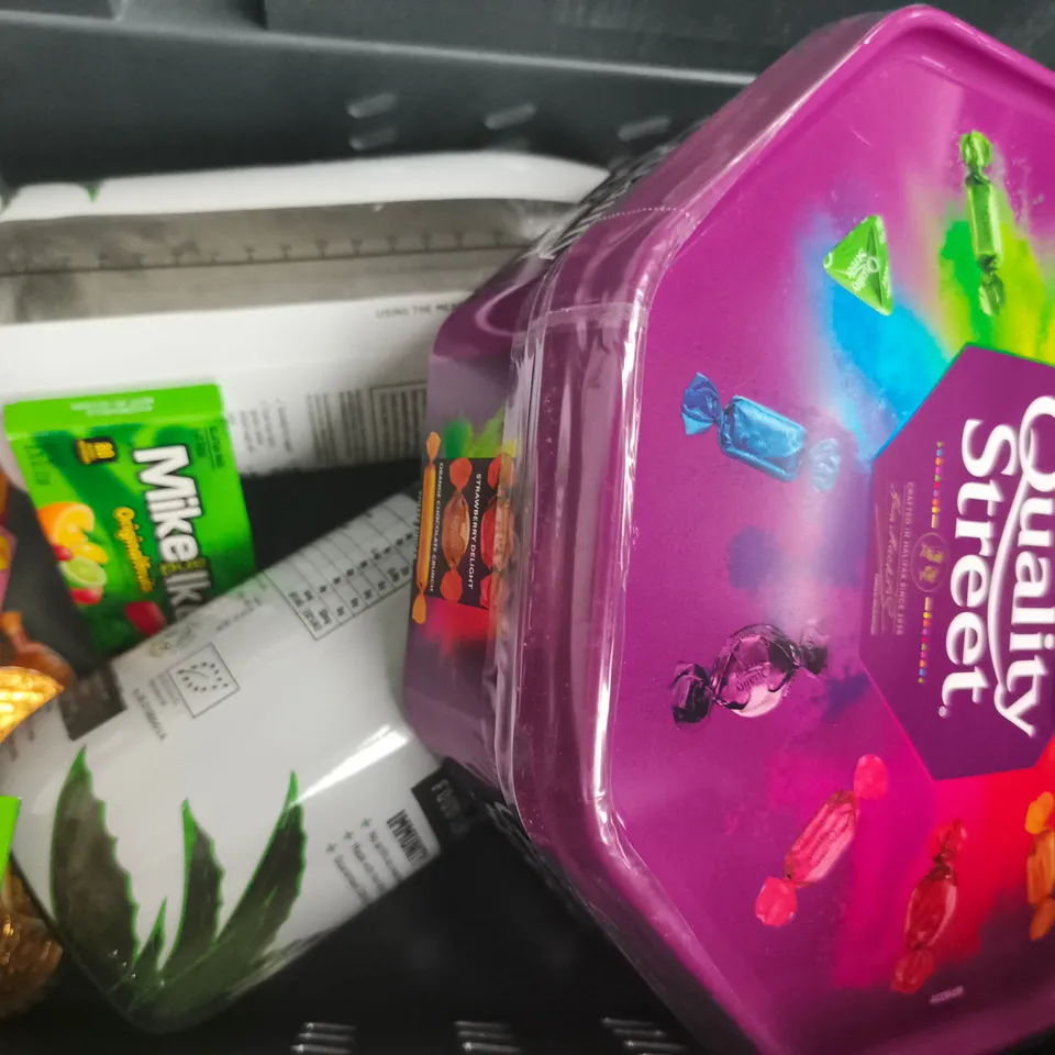 APPROXIMATELY 5 ASSORTED FOOD AND DRINK ITEMS TO INCLUDE CLOTTED CREAM FUDGE, MIKE AND IKE, ETC