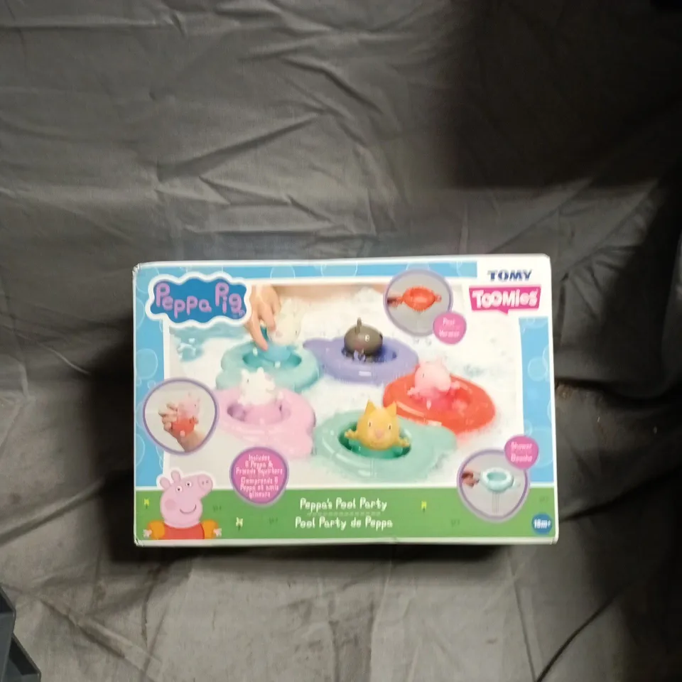 PEPPA PIG POOL PARTY PLAYSET – TOMY TOOMIES, BOXED