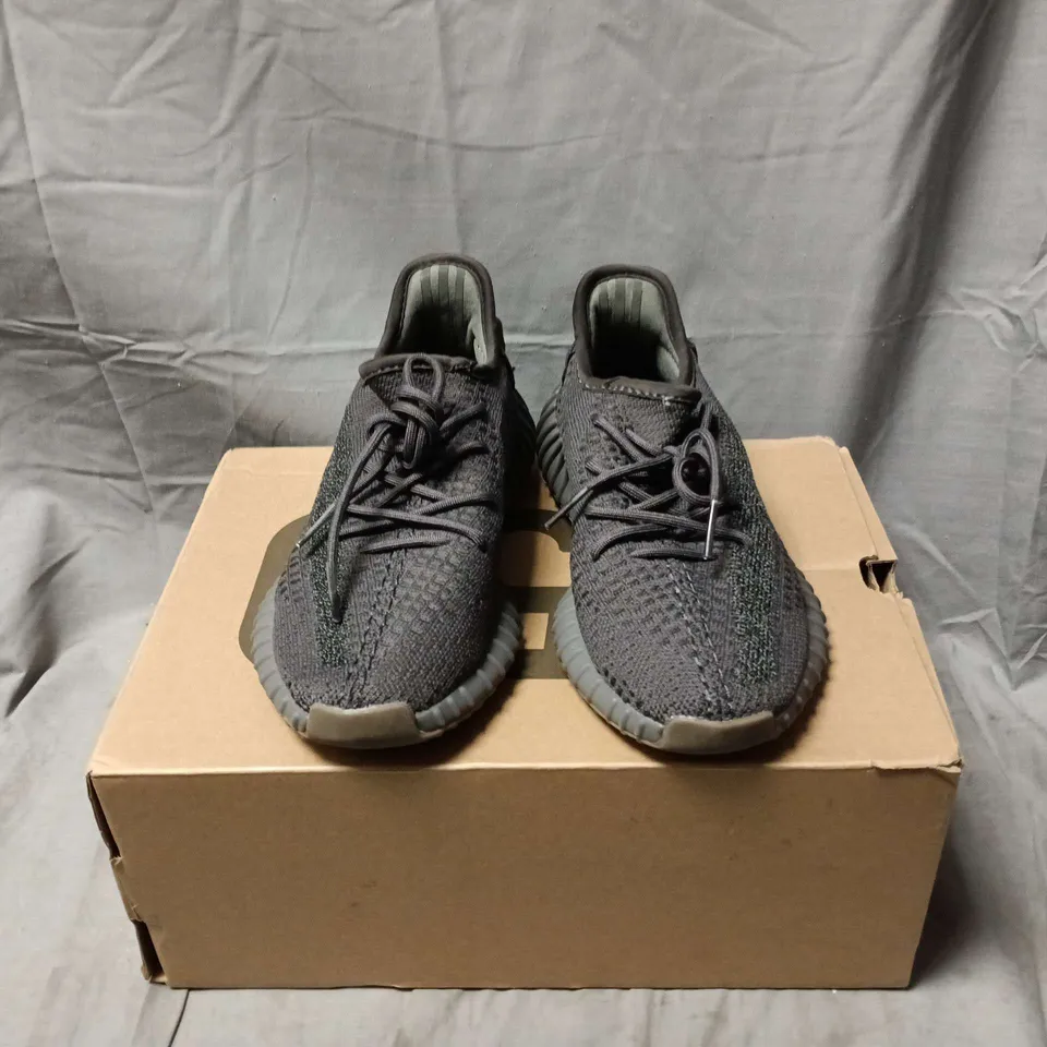 BOXED PAIR OF ADIDAS YEEZY BOOST 350 IN BLACK - UK 5