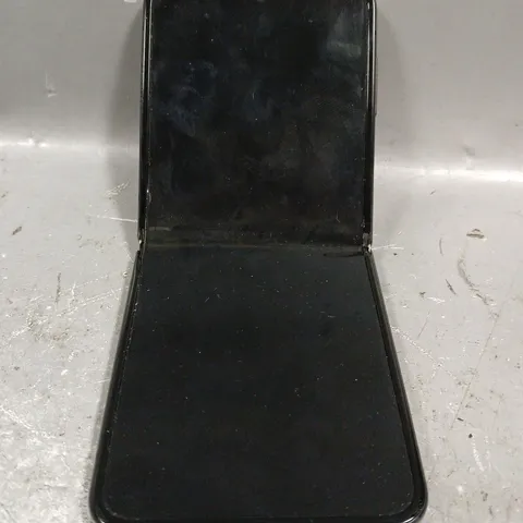 SAMSUNG GALAXY Z FLIP IN BLACK