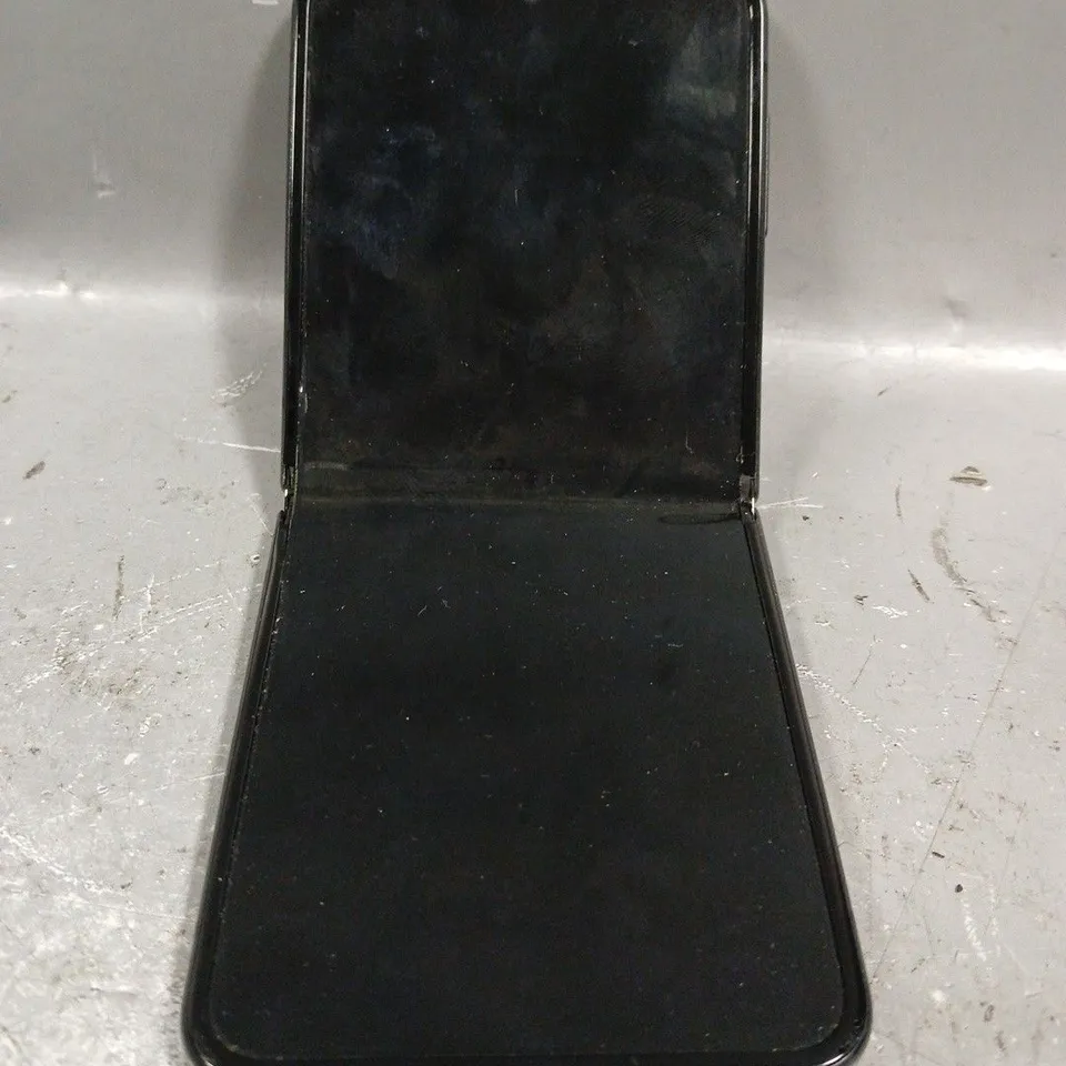 SAMSUNG GALAXY Z FLIP IN BLACK
