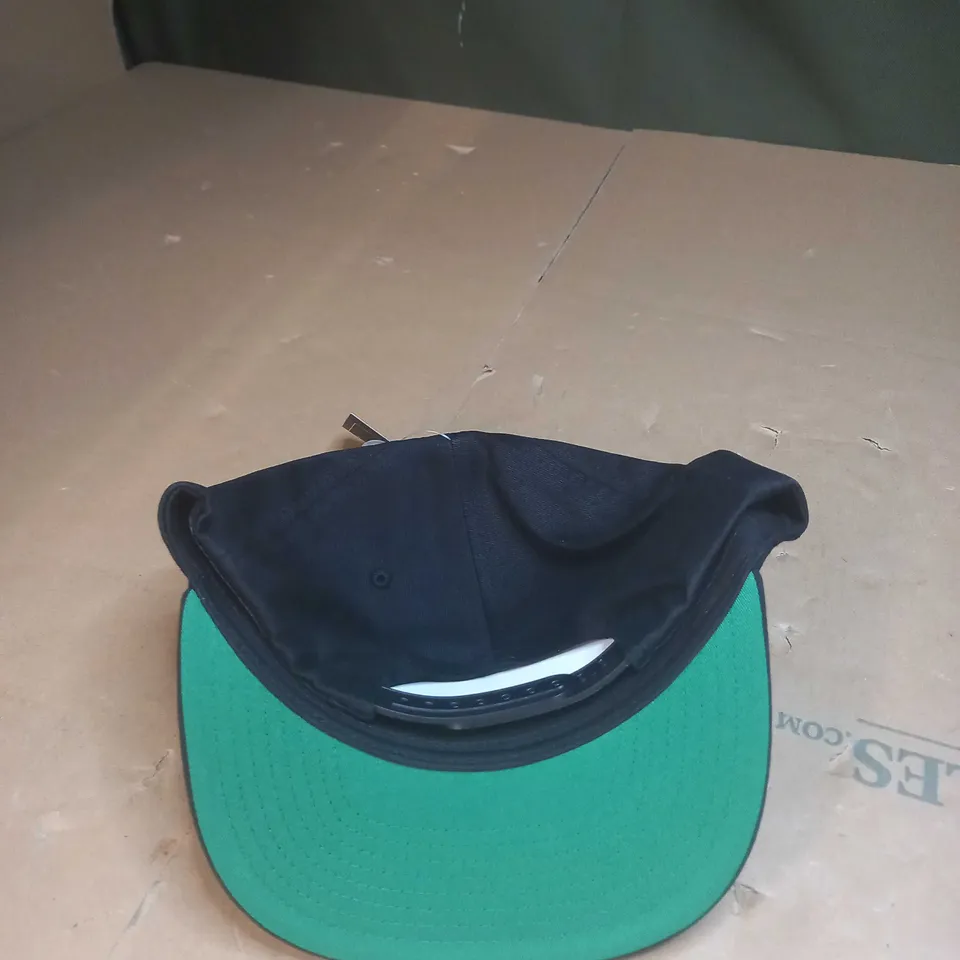 CLASSIC 5 PANEL SNAPBACK