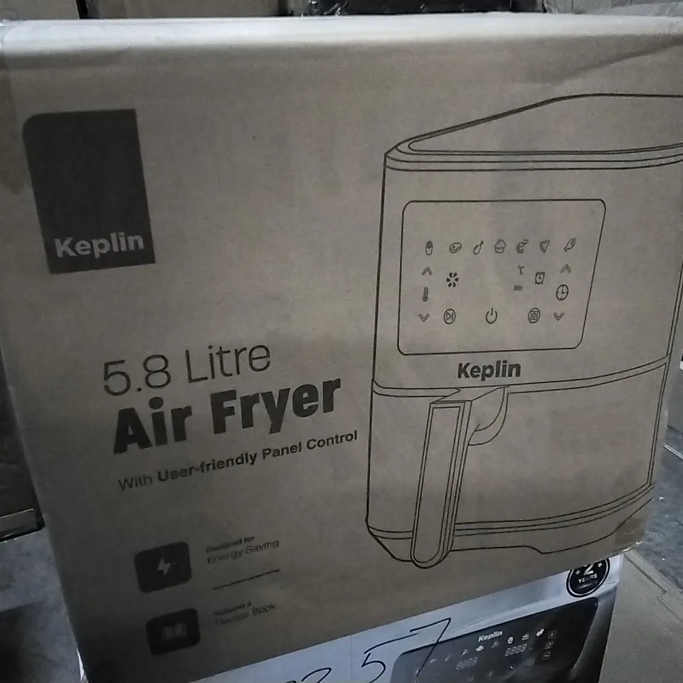 BOXED 5.8L AIR FRYER WITH USER FRIENDLY PANEL CONTROL