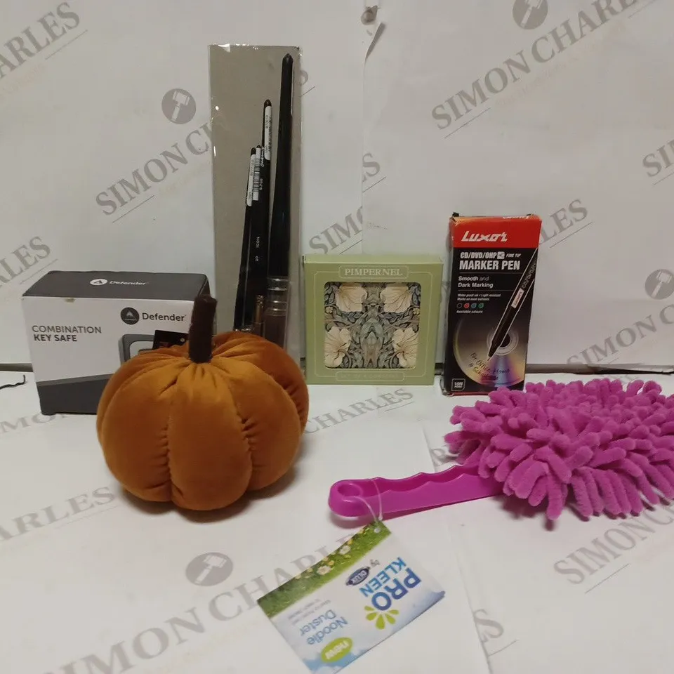 APPROXIMATELY 20 HOUSEHOLD ITEMS TO CONTAIN COMBINATION KEY SAFE, PIMPERNEL X4 COASTERS, DLUX PRO KLEEN NOODLE DUSTER ETC