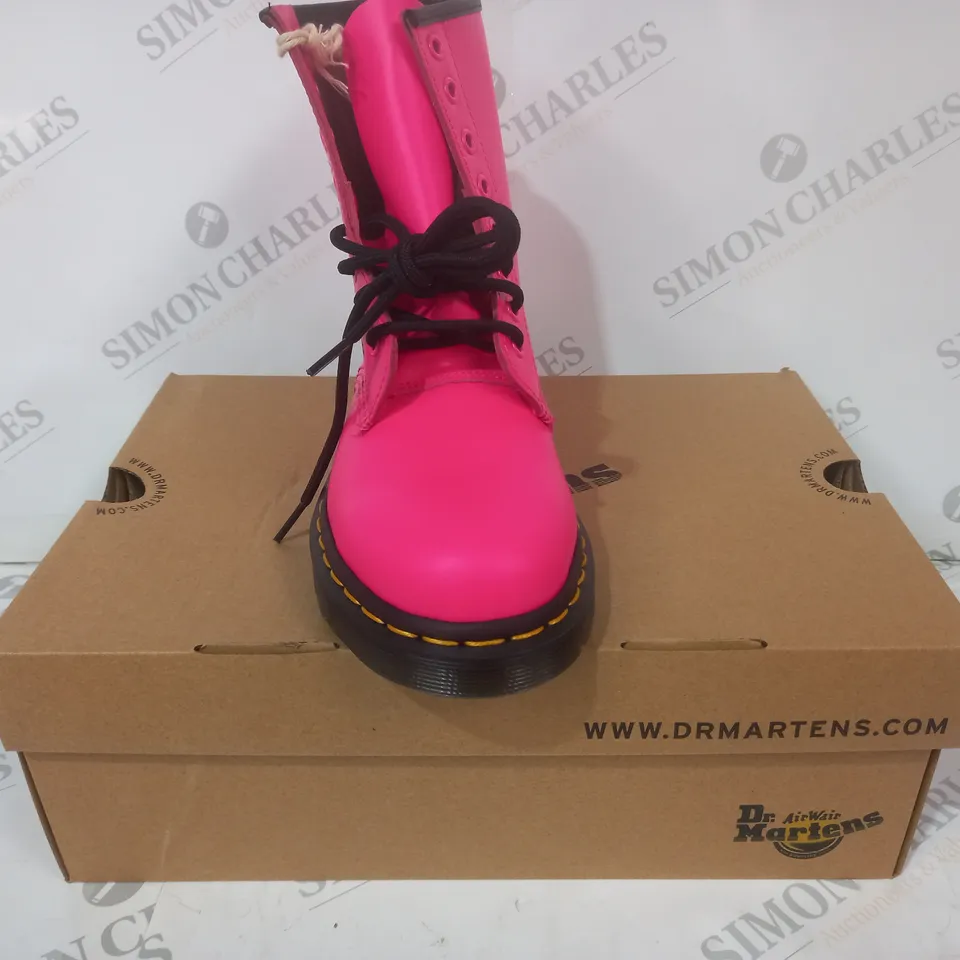 BOXED PAIR OF DR MARTENS 1460 BOOTS IN CLASH PINK UK SIZE 4