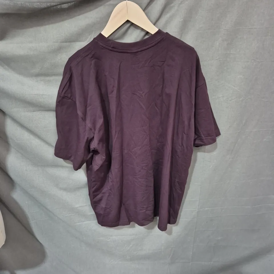 GYMSHARK T-SHIRT – MEN’S, SIZE M, MAROON