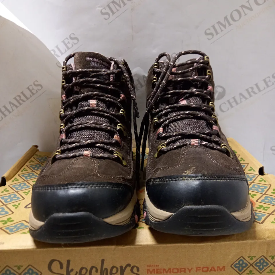 SKECHERS ALPH CHOCOLATE BROWN WATERPROOF BOOTS - SIZE 6.5