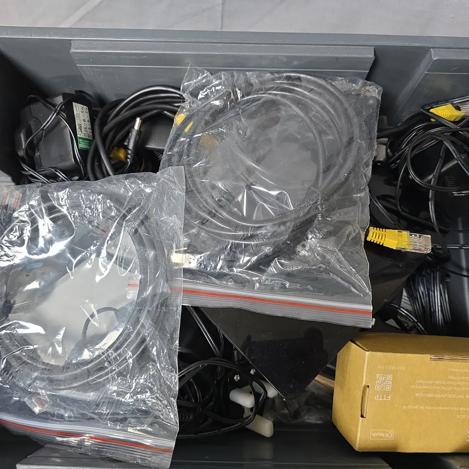 APPROXIMATELY 15 ASSORTED HOUSEHOLD ITEMS TO INCLUDE TP LINK ROUTER, HDMI CABLE, TV REMOTE, ETC