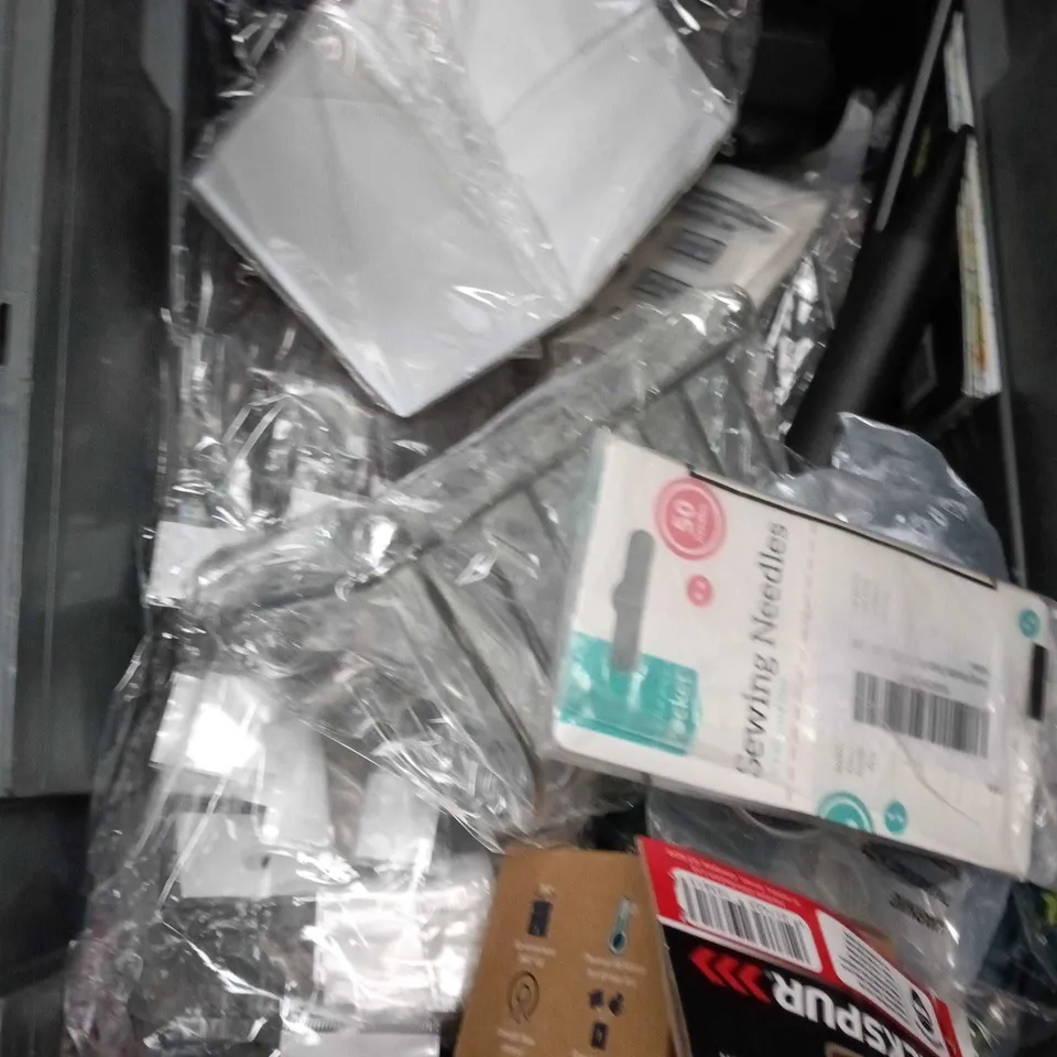 APPROXIMATELY 15 ASSORTED HOUSEHOLD ITEMS TO INCLUDE WHITE ENVELOPES, MOD PODGE WATERBASED GLUE AND MONEY BAGS