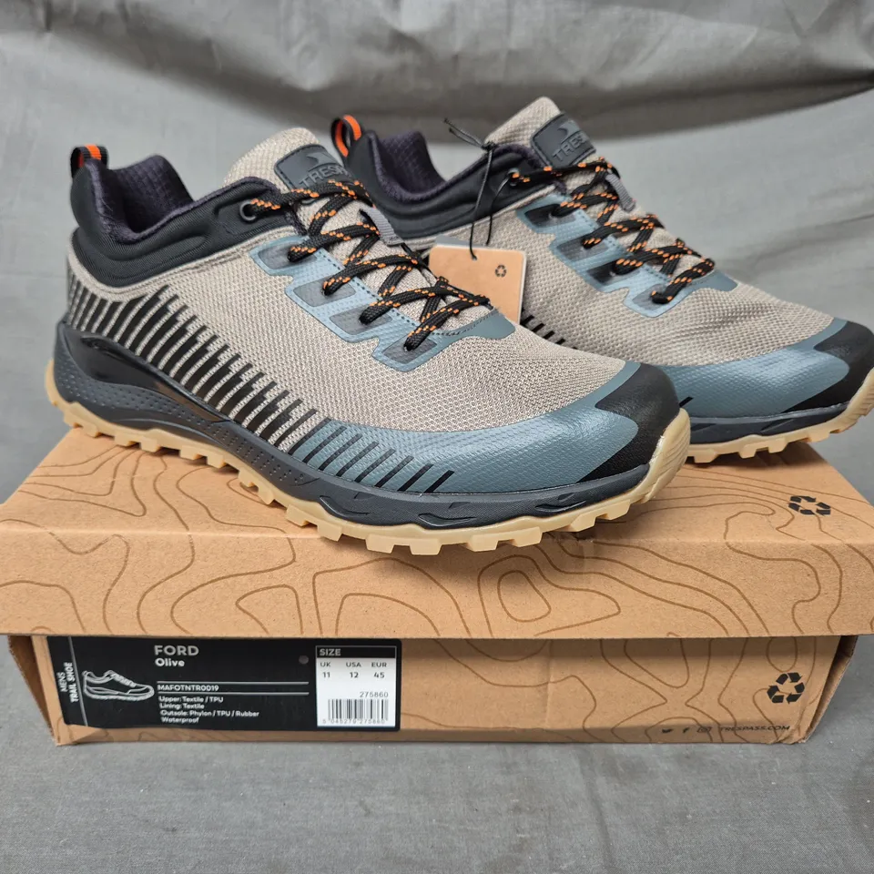 BOXED PAIR OF TRESPASS MEN'S TRAIL SHOES IN BLACK/DUSTY OLIVE UK SIZE 11