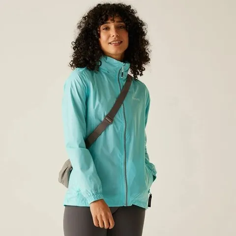 BRAND NEW REGATTA WOMEN'S CORINNE IV WATERPROOF PACKAWAY JACKET IN ARUBA BLUE - SIZE 12