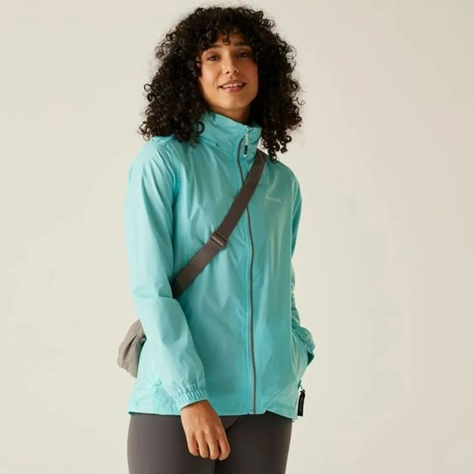 BRAND NEW REGATTA WOMEN'S CORINNE IV WATERPROOF PACKAWAY JACKET IN ARUBA BLUE - SIZE 12