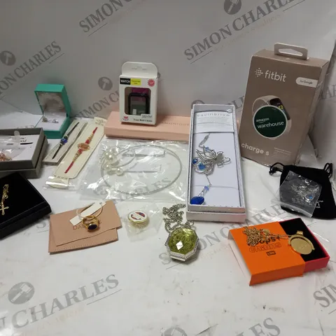 LOT OF HOUSEHLD ITEMS TO INCLUDE JEWELLERY, ETC