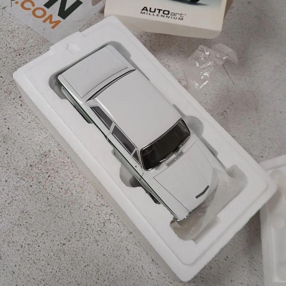 LOTUS CORTINA MK1 DIECAST MODEL CAR – AUTOART MILLENNIUM