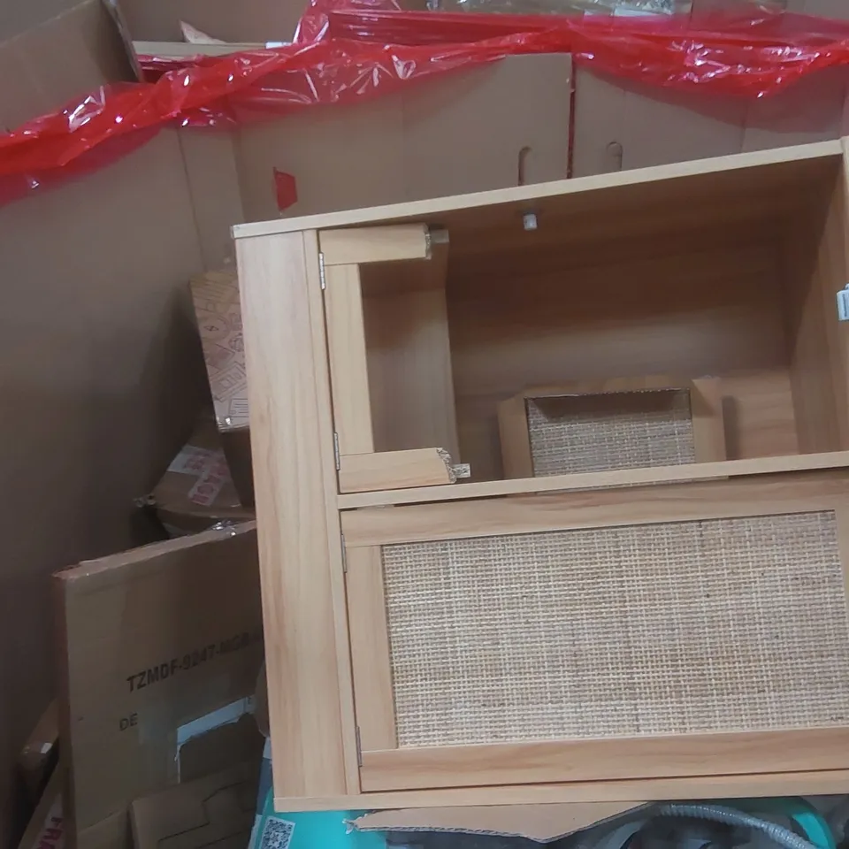 PALLET CONTAINING A VERY LARGE QUANTITY OF ASSORTED ITEMS INCLUDING: PROFESSIONAL TILE CUTTER, MATTRESS, MONITOR SCREEN PROTECTOR ECT