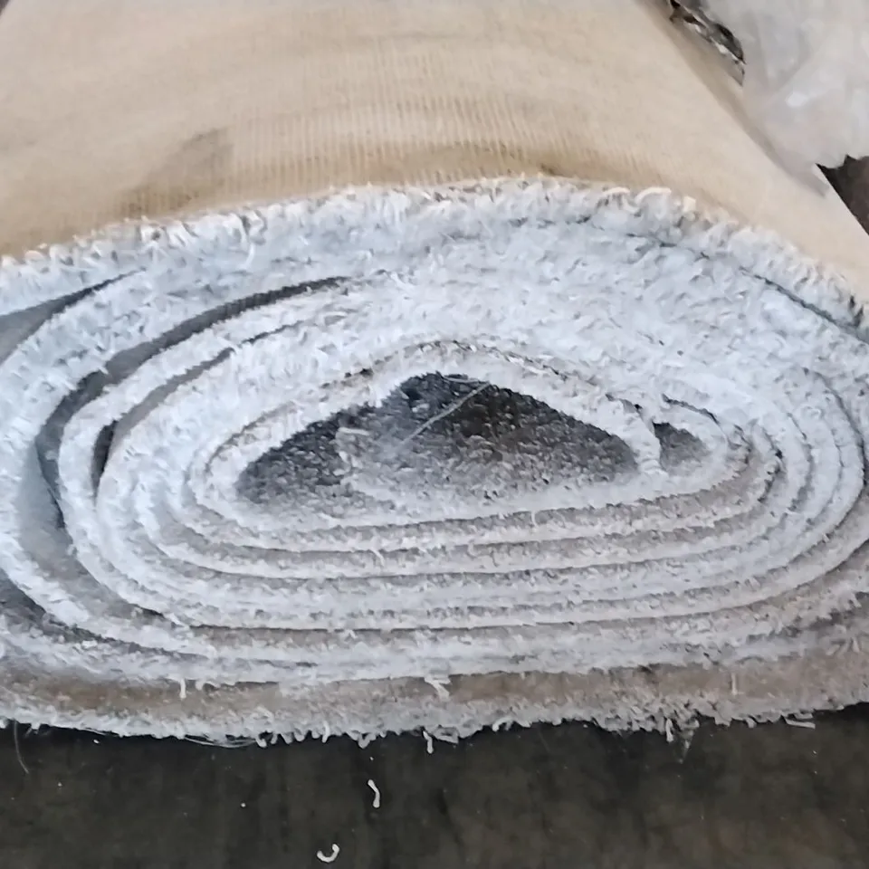 ROLL OF QUALITY PRIMO GARDEN CERAMIC CARPET APPROXIMATELY 